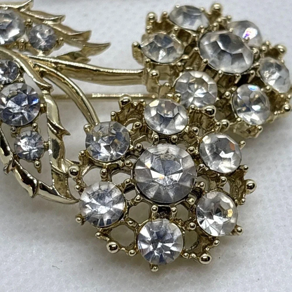Unbranded vintage flower
